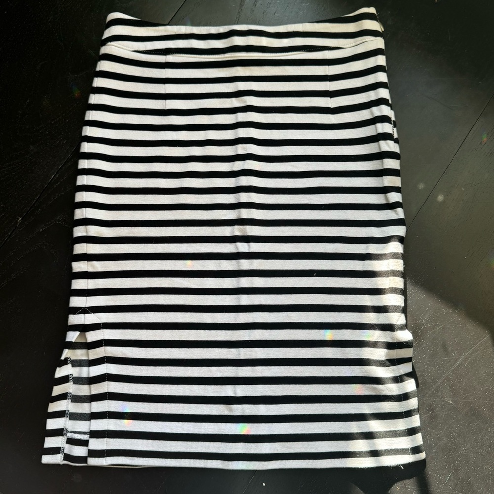 Banana Republic black and white striped pencil skirt